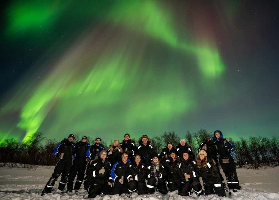 Tromsø: Big Bus Northern Lights Tour with Free Photos - Meeting at Fiskekompaniet and settling in