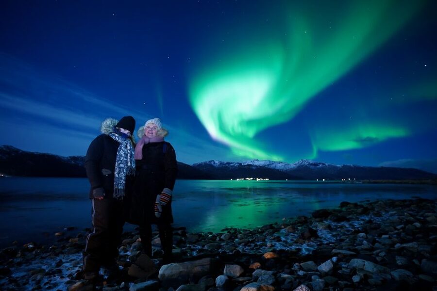 Tromsø: Chase Aurora in Minibus and Free Aurora Portrait - The ride back and what seven hours really means