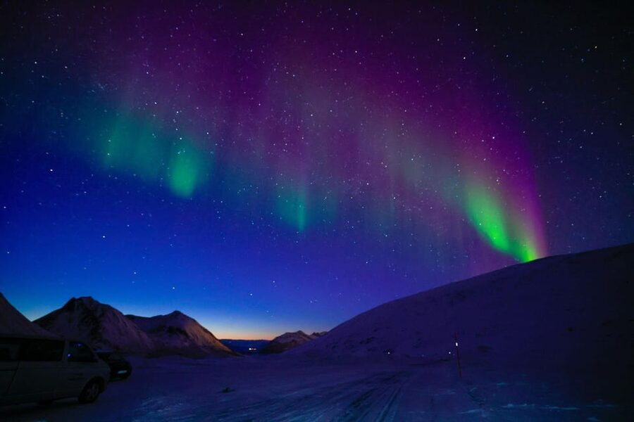 Tromsø Chinese Aurora Tour - Leaving Tromsø for the northern sky
