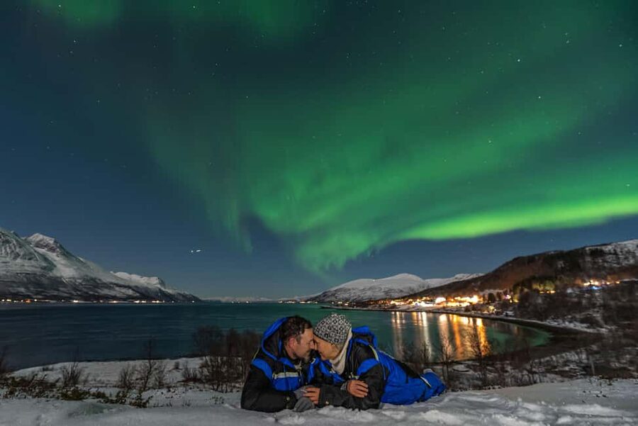Tromsø: Exclusive Northern Lights Chase with Photos - Practical tips for a better night