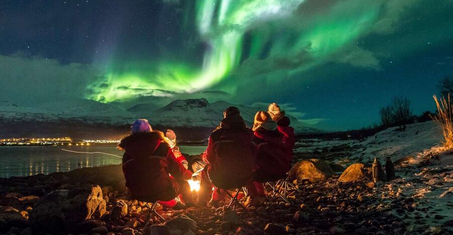 Tromsø: Expert Aurora Hunt - Thermal Gear, Food, Campfire - Why this Tromsø aurora chase is different