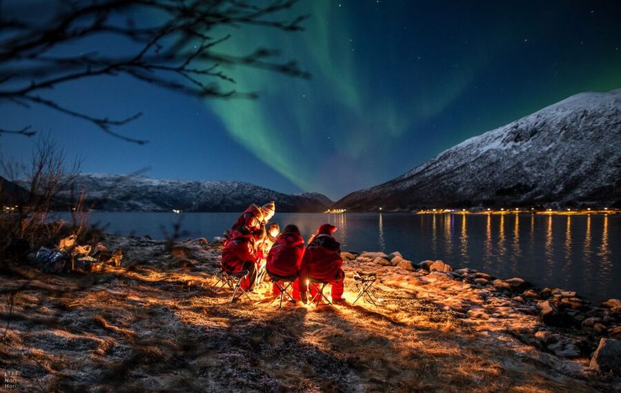 Tromsø: Expert Aurora Hunt - Thermal Gear, Food, Campfire - What the 7-hour schedule really means
