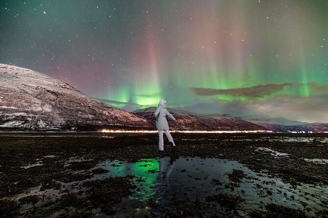 Tromsø Fjordland Aurora Chase Northern Lights by the Arctic Sea - Thermal suits and winter comfort