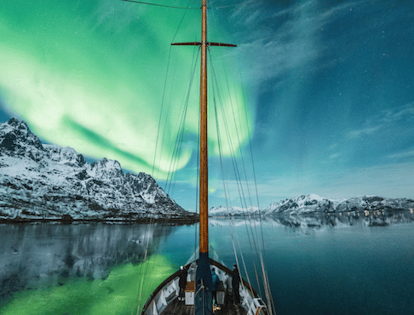 Tromso: Luxury Northern Lights Cruise with Hot Tub & Dinner - A Northern Lights Cruise With a Very Different Viewpoint