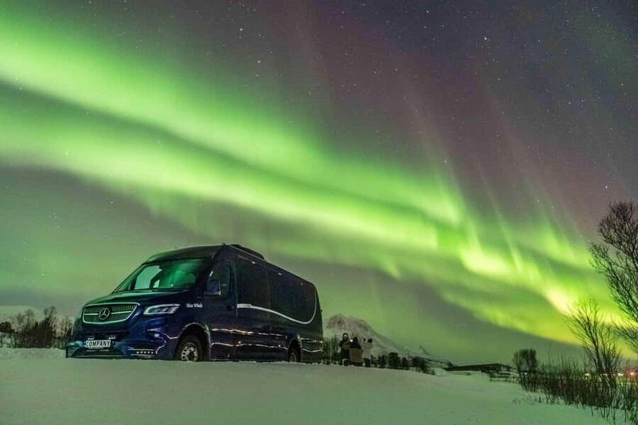 Tromsø: Northern Lights Chase in a Mercedes Benz with Photos - Meeting in central Tromsø and settling into the minibus