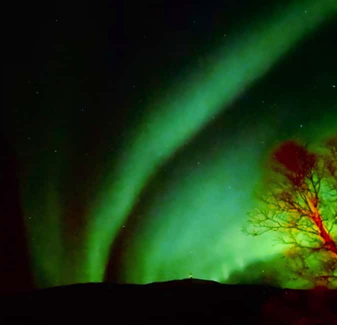 Tromsø: Northern Lights Chase — Small Group Experience - What the Northern Lights may look like