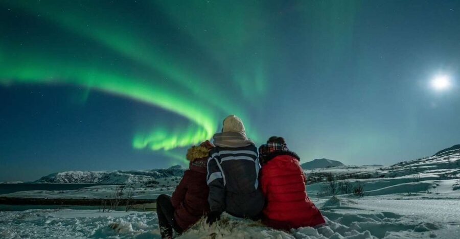 Tromso: Northern Lights Chase with Photo Package Included - The night begins with a weather-based plan