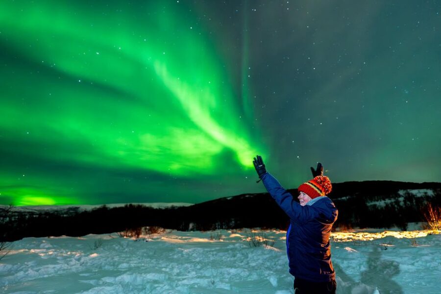 Tromsø: Northern Lights Chase with Photos and Bodysuits - Kilpisjärvi, Hansnes, Sommarøy, and Bardu