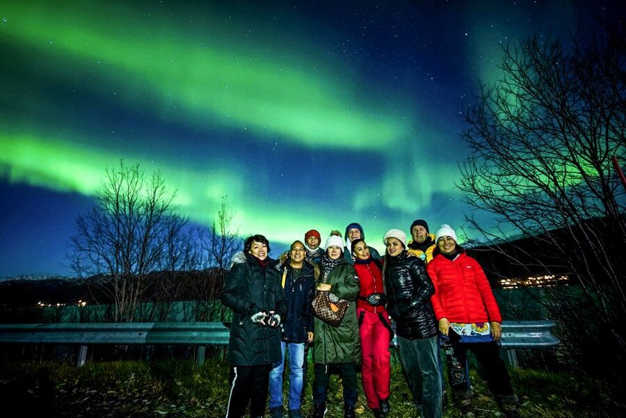 Tromsø: Northern Lights Chase with Photos and Bodysuits - Photography, portraits, and what you actually receive