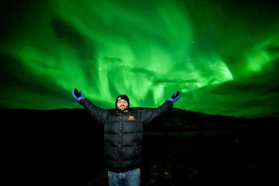 Tromsø: Northern Lights Chase with Photos and Bodysuits - How much value do you get for $125?