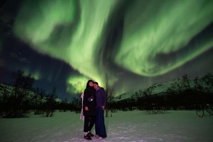 Tromsø: Northern Lights Chase with Photos and Guide - Crossing into Finland when the sky is clearer
