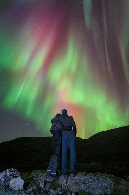 Tromsø: Northern Lights Hunt with a Professional Photographer in Italian - Thermal suits help, but your base layers still matter