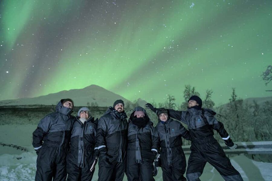 Tromsø: Northern Lights Hunt with a Professional Photographer in Spanish - Why this Tromsø Aurora hunt feels different