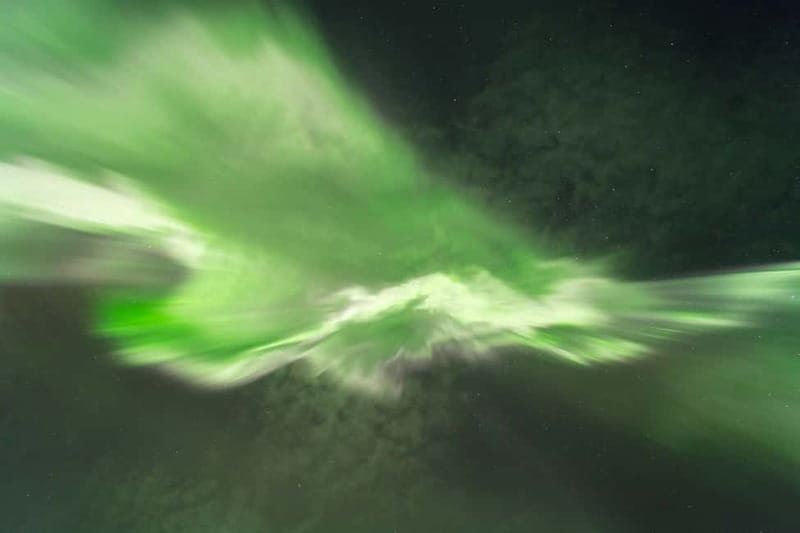 Tromsø: Northern Lights Hunt with Photographer - Getting good photos without missing the show