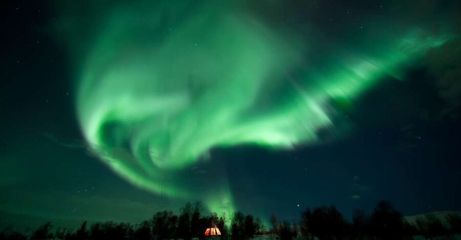 Tromsø: Northern Lights Husky Visit with Traditional Dinner - Campfire Waiting Time and the Northern Lights