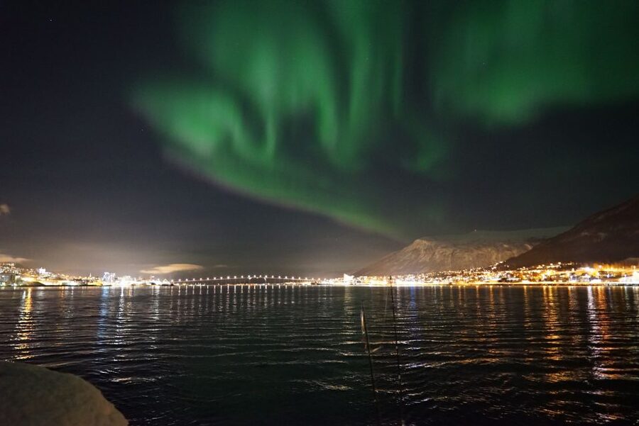 Tromsø: Northern Lights Luxury Catamaran Cruise - A simple three-hour rhythm onboard