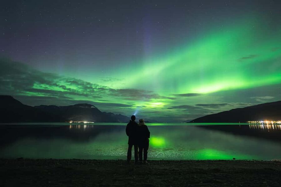 Tromsø: Northern Lights Photography Tour - Meeting the guides and settling into the van