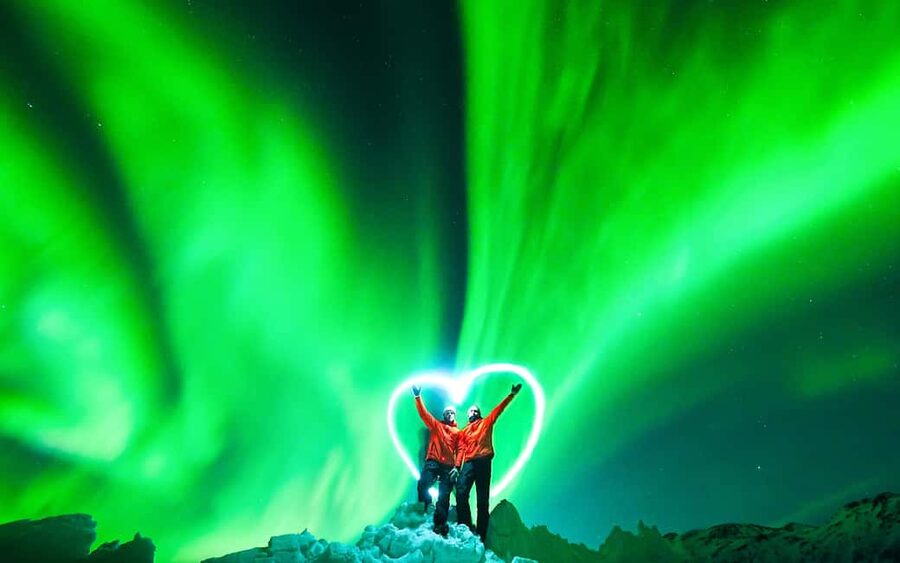 Tromsø: Northern Lights Pioneer Tour with Photos Included - Key points to know before booking