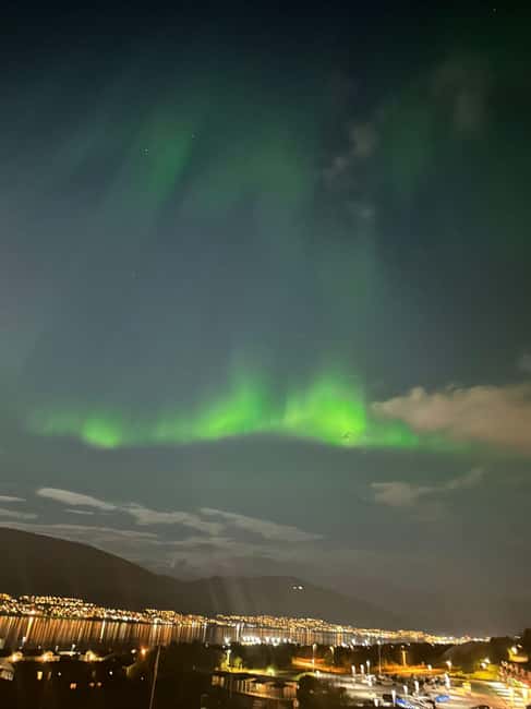 Tromsø: Northern Lights Tour by Experienced Local Guide - What the VIP cars mean for your evening