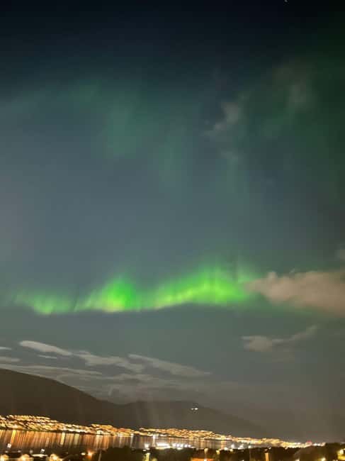 Tromsø: Northern Lights Tour by Experienced Local Guide - Three hours is short, but it keeps the night manageable