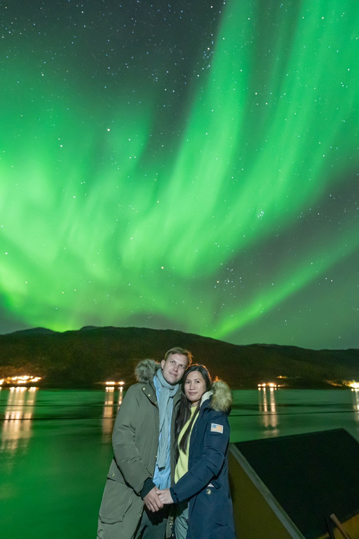 Tromsø: Northern Lights Tour w/Photo, Suits and Local Guide - What the six-hour itinerary feels like