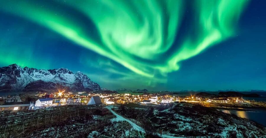 Tromsø: Northern Lights Tour with Campfire - Leaving Tromsø for a darker sky