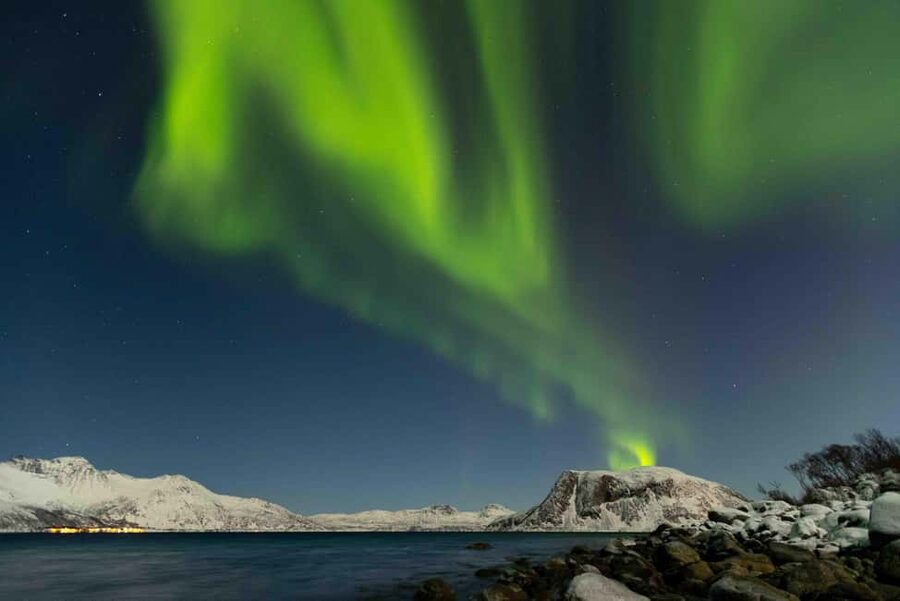 Tromsø: Northern Lights Tour with Dinner and Native Guide - Homemade fish stew by the fire