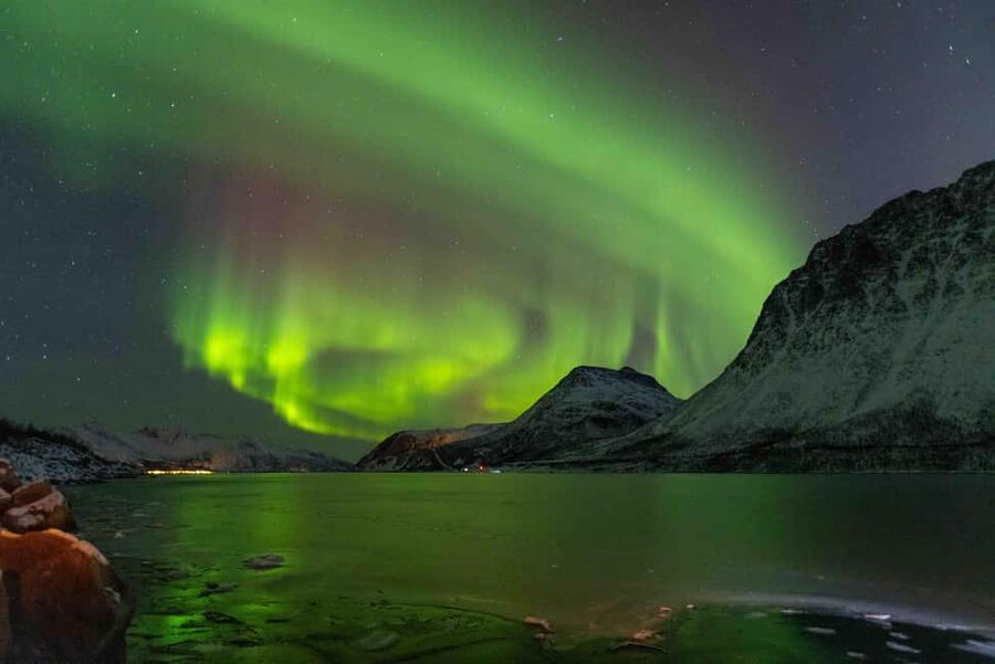 Tromsø: Northern Lights Tour with Dinner and Native Guide - Chasing clouds instead of giving up