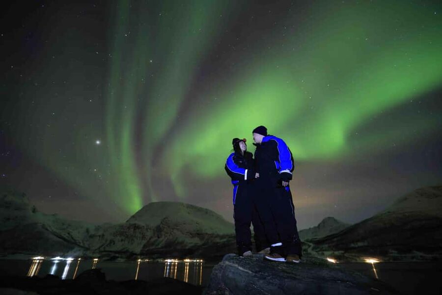 Tromsø: Northern Lights Tour with Dinner and Native Guide - Photos that solve the night photography problem