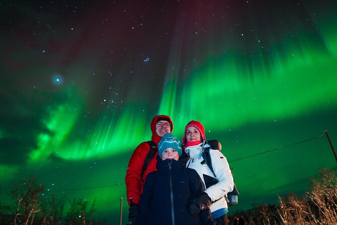 Tromsø Northern Lights Tour with Guaranteed Viewings - Professional photos without handling the camera