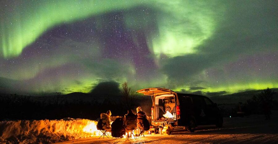 Tromso: Northern Lights Tour with Photographer - A small group with a busy guide