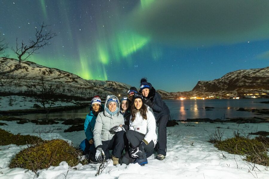 Tromso: Northern Lights Tour with Photographer - Waiting beside the fire
