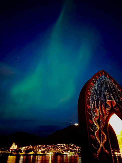 Tromsø: Northern Lights Tour with Photos & Snacks - Grøtfjorden: another hour under the Arctic sky