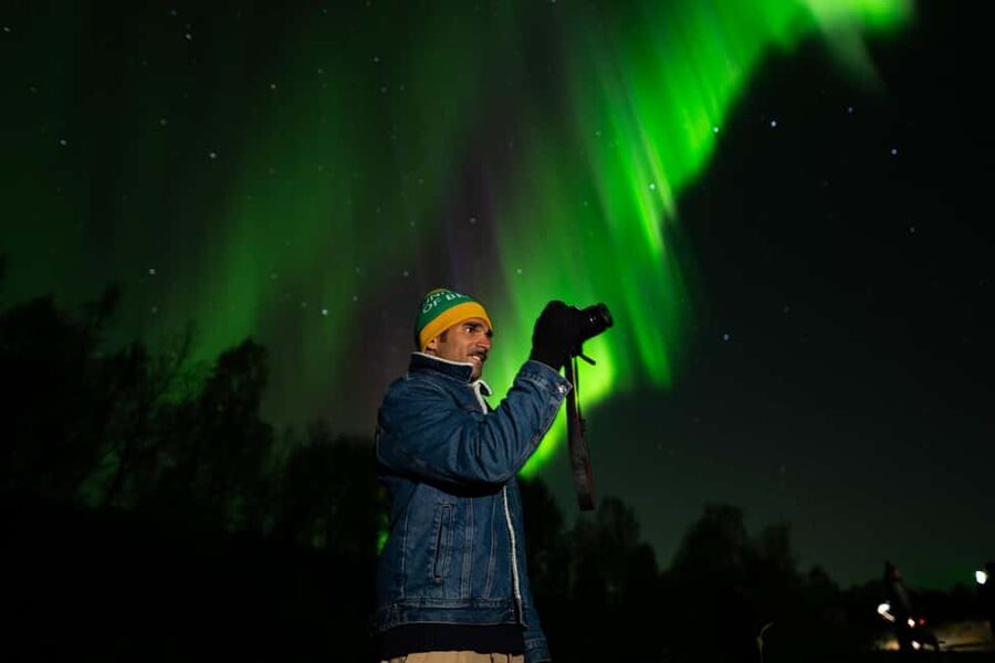 Tromso: Photograph the Northern Lights with an English/Spanish Photographer, Minibus - Price, group size, and what the $209 buys