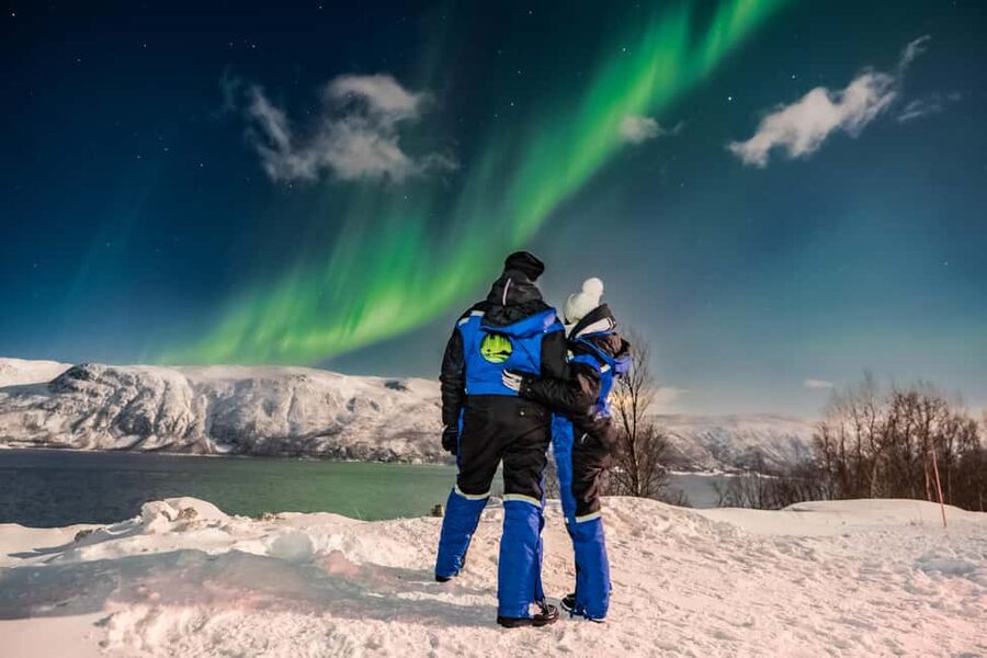 Tromsø: Premium Northern Lights Tour Small Group 8 Guests - Kvaløya, inland valleys, or Finland