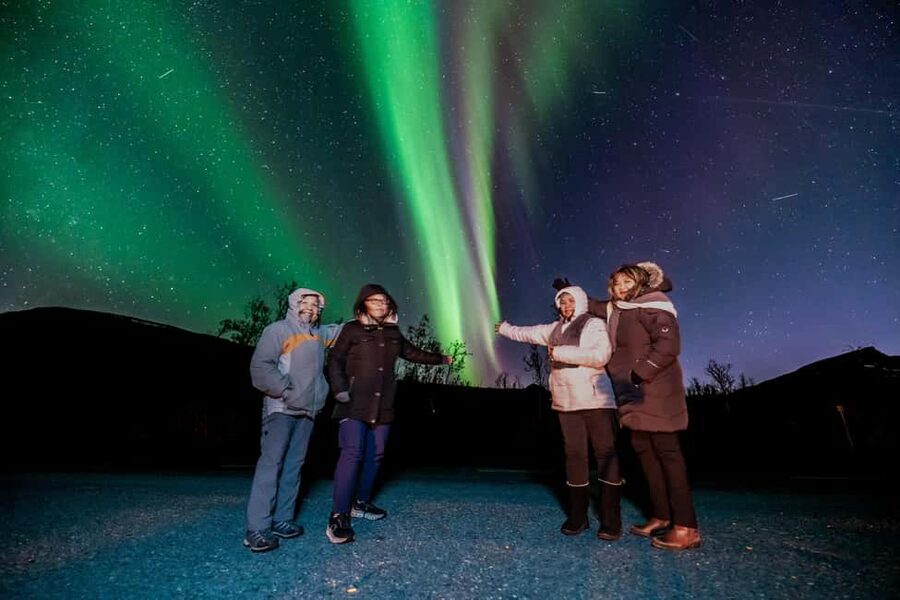 Tromsø: Premium Northern Lights Tour Small Group 8 Guests - Is $209 a fair price?