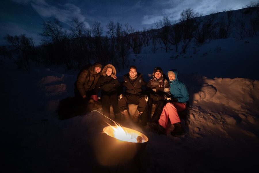 Tromsø: Private Aurora Chase with Meals, Campfire, Photos. - Who should book this Arctic evening?