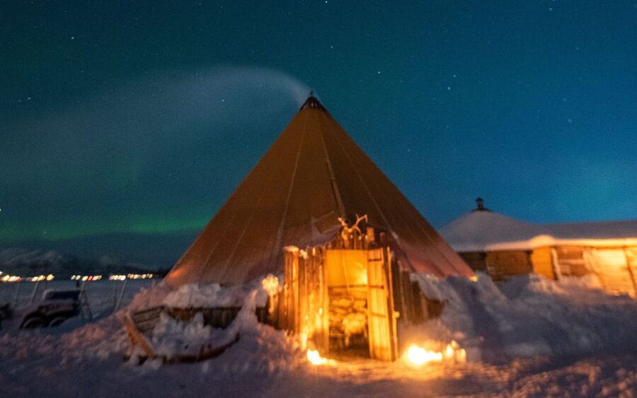 Tromsø: Reindeer Camp Dinner with Chance of Northern Lights - Watching for the Northern Lights