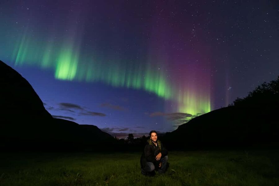 Tromsø: Small-Group Northern Lights Chase by Van with Photos - Photography help for cameras and phones