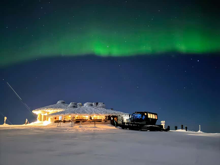 Ylläs: Northern Lights Dinner with Snowcat Ride - Watching the northern lights after dinner