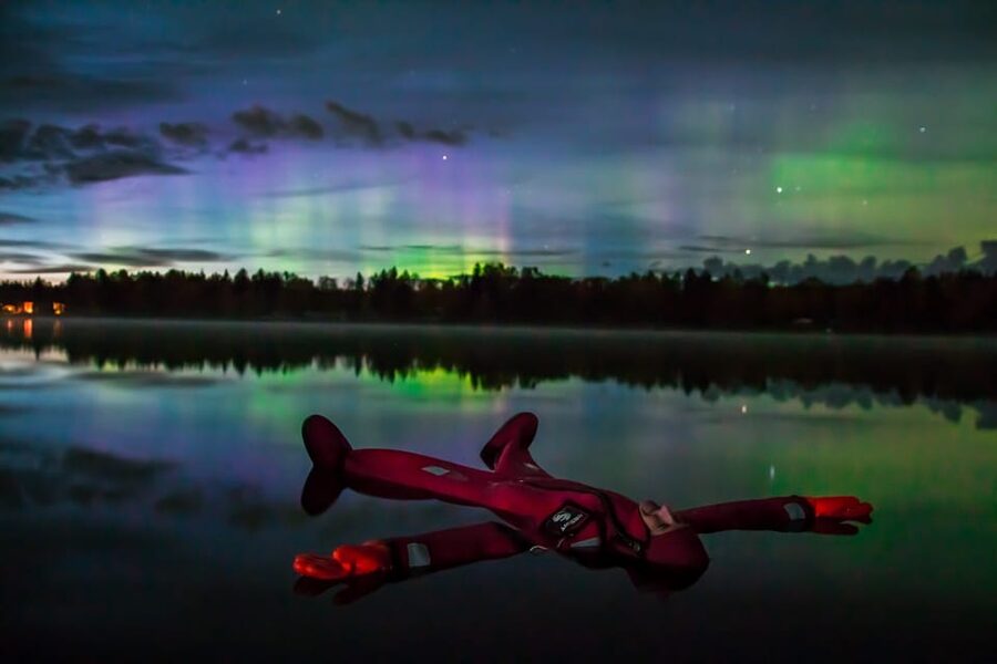 Ylläs: Northern Lights Ice-Floating Experience with Transfer - The 20 to 30 minutes on the frozen lake