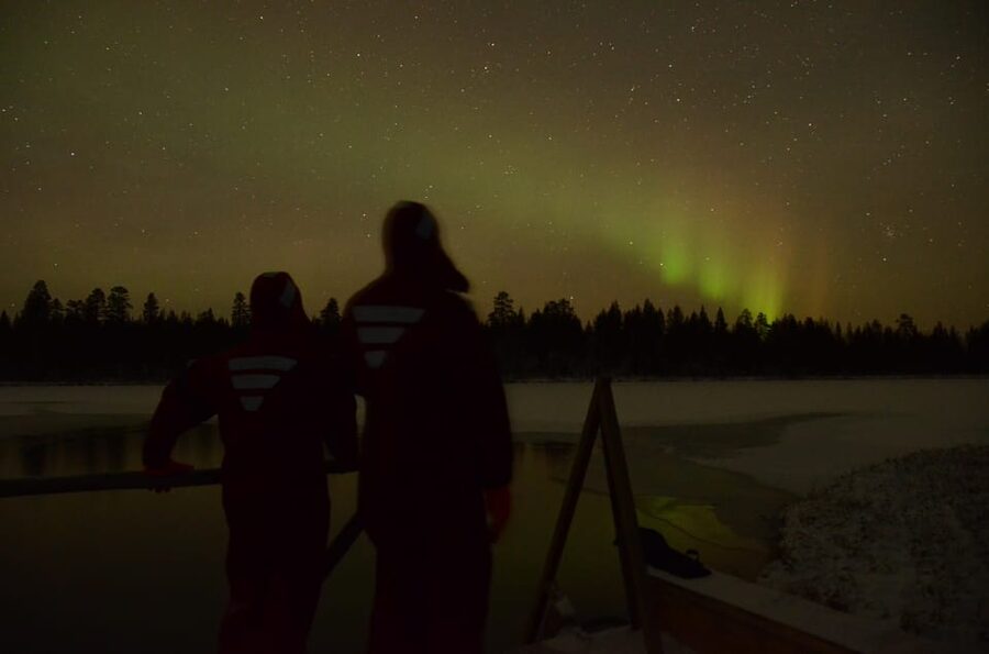 Ylläs: Seeking Northern Lights Photo Tour - Why the guide matters in the dark